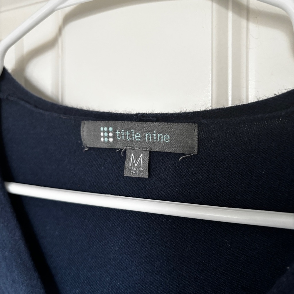 Title Nine V-Neck Knotted Sweater in Navy size M EUC - Picture 4 of 8
